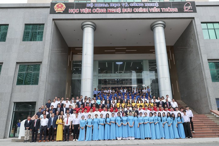 Bộ trưởng Nguyễn Mạnh Hùng: PTIT muốn lớn nhanh thì phải hợp tác - Ảnh 5.