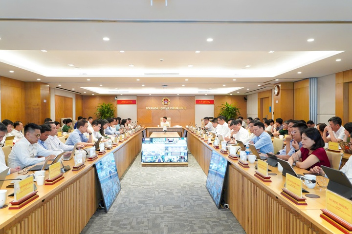 Bước ngoặt thể chế từ Trung ương tới địa phương - Ảnh 1.