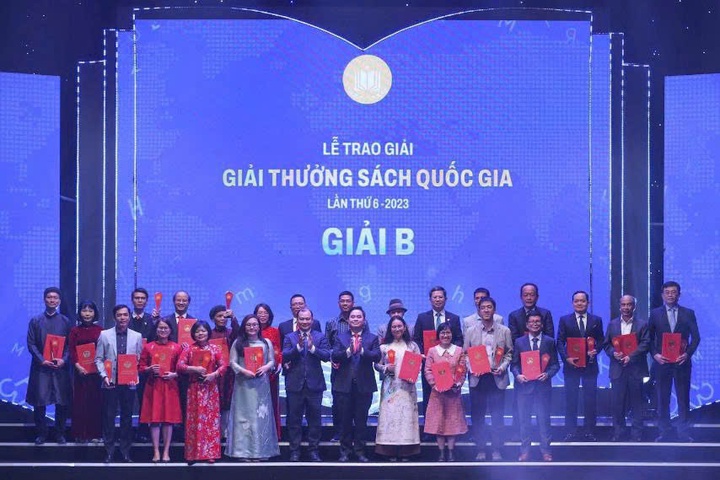 Nhà xuất bản Thông tin và Truyền thông tiếp tục được công nhận là Nhà xuất bản quốc gia uy tín - Ảnh 3.