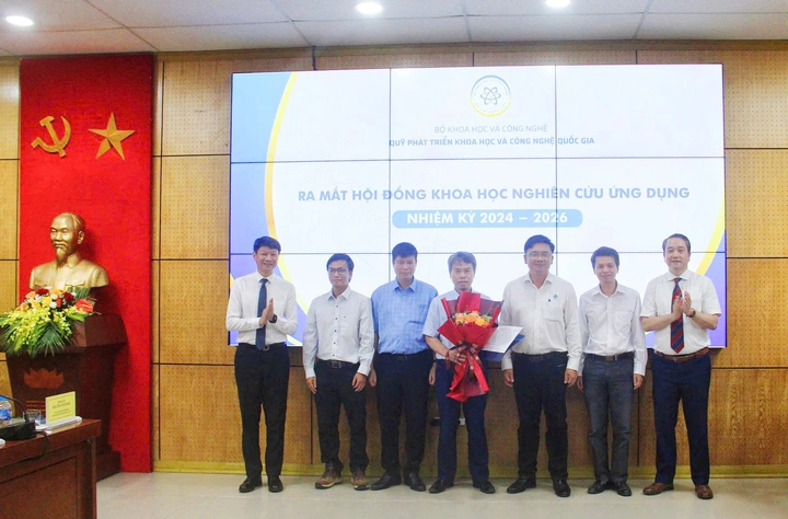 NAFOSTED đổi mới hoạt động đánh giá nhiệm vụ KH&CN: Nghiên cứu ứng dụng thành động lực phát triển - Ảnh 6.