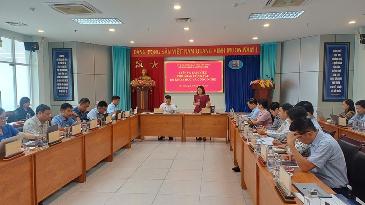 Bộ KH&CN trực tiếp giải quyết vướng mắc trong vận hành chính quyền hai cấp tại Tây Ninh - Ảnh 1.