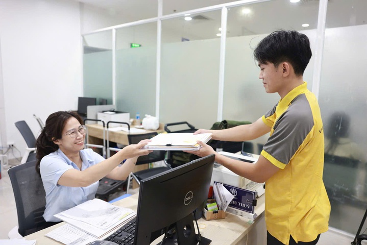 186 nhân sự Bưu điện Việt Nam tham gia phục vụ hành chính công của Hà Nội - Ảnh 1.