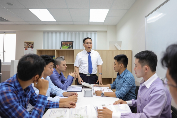 GS.TSKH. Nguyễn Đình Đức: Người đưa khoa học  vật liệu Việt Nam vươn tầm thế giới - Ảnh 2.