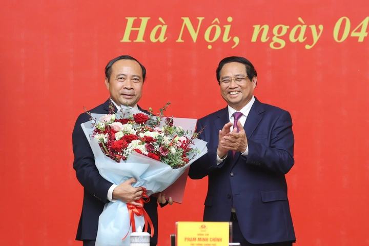 Thủ tướng trao quyết định bổ nhiệm Thứ trưởng Thường trực Bộ Khoa học và Công nghệ - Ảnh 1.