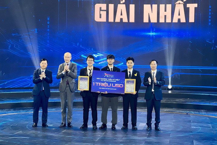Trao Giải thưởng Cuộc thi “AI Thực chiến 2025”: Trí tuệ Việt - Kiến tạo tương lai số- Ảnh 5. Trao Giải thưởng Cuộc thi “AI Thực chiến 2025”: Trí tuệ Việt - Kiến tạo tương lai số- Ảnh 5.