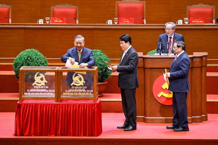 C&ocirc;ng bố kết quả bầu cử Ban Chấp h&agrave;nh Trung ương Đảng kh&oacute;a XIV- Ảnh 4.