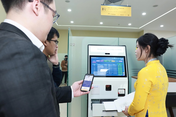 Kiosk dịch vụ công tại Bộ KH&CN phát huy hiệu quả sau một tháng vận hành- Ảnh 1. Kiosk dịch vụ công tại Bộ KH&CN phát huy hiệu quả sau một tháng vận hành- Ảnh 1.