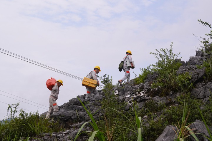 Xo&aacute; l&otilde;m s&oacute;ng ở v&ugrave;ng cao mở đường cho sinh kế người d&acirc;n- Ảnh 2.