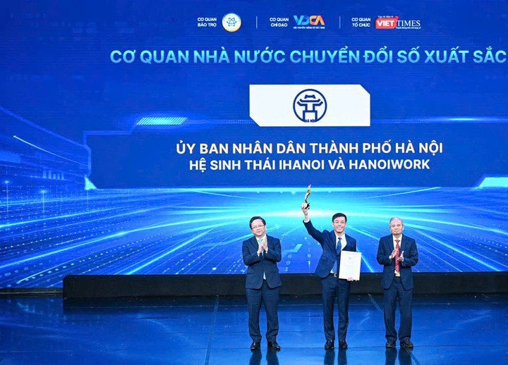 H&agrave; Nội nhận giải thưởng &ldquo;Cơ quan nh&agrave; nước chuyển đổi số xuất sắc&rdquo; năm 2026- Ảnh 3.