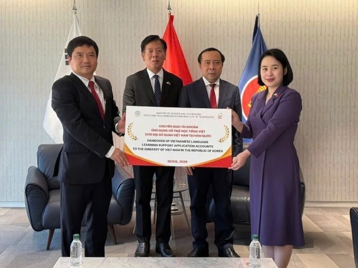 Bộ KH&CN trao tặng "Ứng dụng học tiếng Việt" cho cộng đồng người Việt Nam tại H&agrave;n Quốc- Ảnh 1.