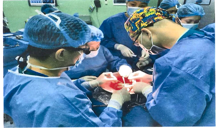 Từ ph&ograve;ng mổ đến mạng lưới gh&eacute;p gan Việt Nam- Ảnh 1.
