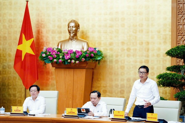 Thứ trưởng Bộ KH&CN Lê Xuân Định báo cáo tại Hội nghị. Thứ trưởng Bộ KH&CN Lê Xuân Định báo cáo tại Hội nghị.