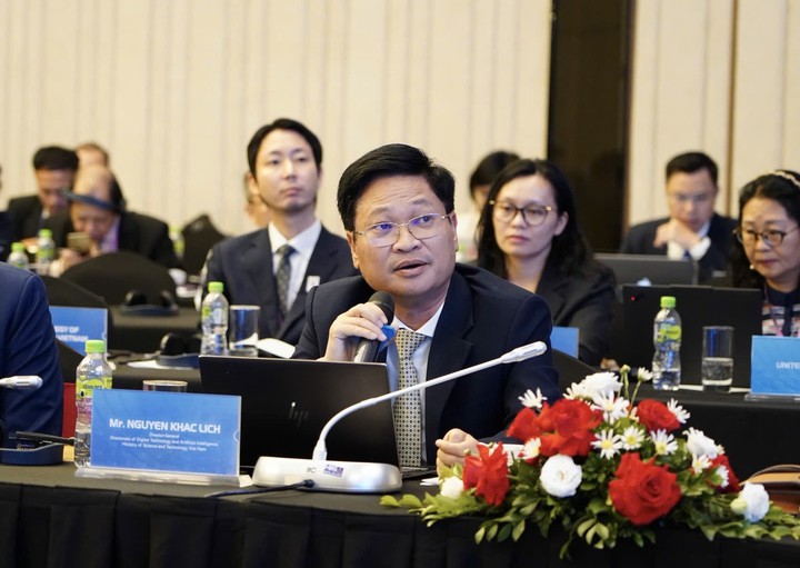&Ocirc;ng Nguyễn Khắc Lịch, Cục trưởng Cục C&ocirc;ng nghiệp C&ocirc;ng nghệ số, Bộ Khoa học v&agrave; C&ocirc;ng nghệ ph&aacute;t biểu tại hội nghị.