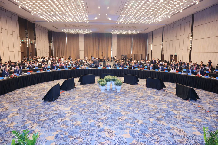 To&agrave;n cảnh hội nghị.
