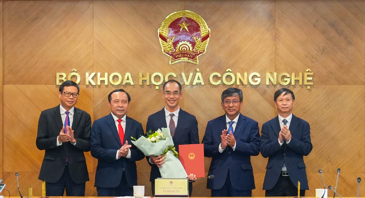 Bộ Khoa học và Công nghệ công bố quyết định bổ nhiệm Viện trưởng Viện Sở hữu trí tuệ quốc gia - Ảnh 2.