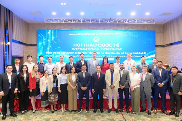 X&acirc;y dựng niềm tin số trong thời đại AI từ x&aacute;c thực đến c&ocirc;ng nhận xuy&ecirc;n bi&ecirc;n giới- Ảnh 2.