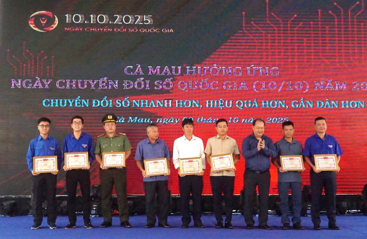 Cà Mau đưa Ngày Chuyển đổi số quốc gia thành đợt cao điểm hành động - Ảnh 1.