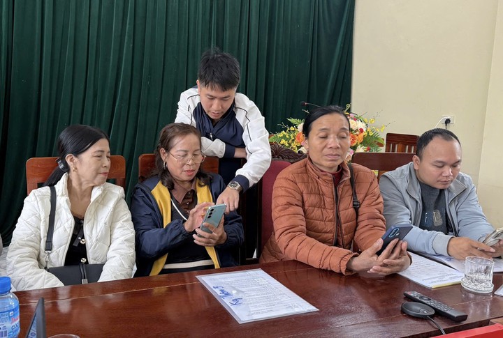 Người cao tuổi trong dòng chảy chuyển đổi số: Từ người được hỗ trợ đến lực lượng lan tỏa tri thức- Ảnh 1. Người cao tuổi trong dòng chảy chuyển đổi số: Từ người được hỗ trợ đến lực lượng lan tỏa tri thức- Ảnh 1.