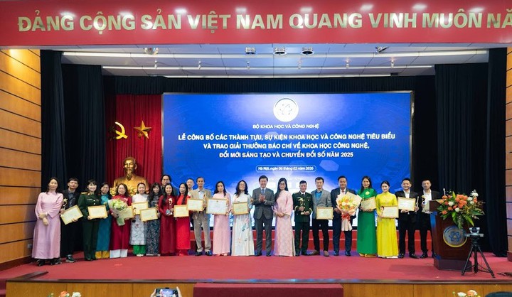 Vinh danh 22 t&aacute;c phẩm b&aacute;o ch&iacute; xuất sắc về KHCN, ĐMST, CĐS- Ảnh 1.