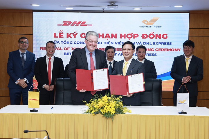 Bưu điện Việt Nam v&agrave; DHL Express hợp t&aacute;c s&acirc;u rộng trong chuyển ph&aacute;t nhanh quốc tế - Ảnh 1.