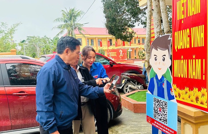 Nghệ An: Xã Quan Thành ứng dụng mã QR trong tuyên truyền bầu cử- Ảnh 1. Nghệ An: Xã Quan Thành ứng dụng mã QR trong tuyên truyền bầu cử- Ảnh 1.