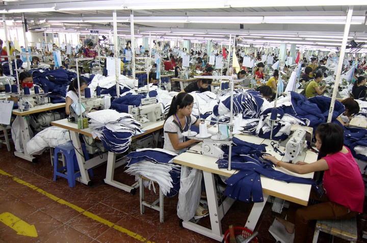 Doanh nghiệp nội chuyển từ gia c&ocirc;ng sang sản xuất gi&aacute; trị cao - Ảnh 1.