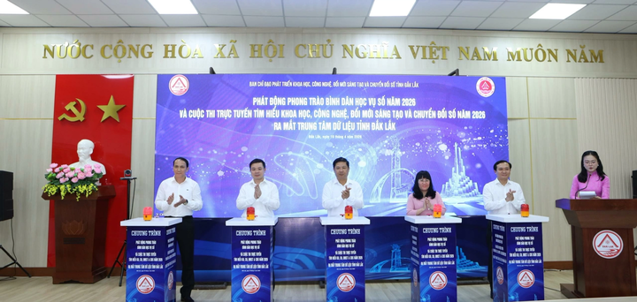 Đắk Lắk phổ cập kỹ năng số to&agrave;n d&acirc;n, tạo nền tảng bứt ph&aacute; chuyển đổi số- Ảnh 1.