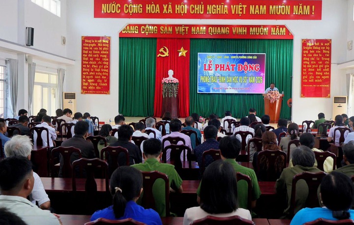 Đắk Lắk: B&igrave;nh d&acirc;n học vụ số - Để kh&ocirc;ng ai bị bỏ lại ph&iacute;a sau - Ảnh 1.