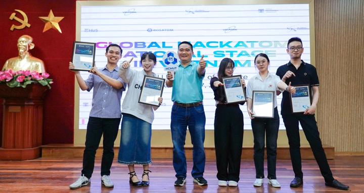 Dự &aacute;n về Y học hạt nh&acirc;n của sinh vi&ecirc;n B&aacute;ch khoa gi&agrave;nh giải Nh&igrave; tại cuộc thi HackAtom 2026- Ảnh 1.