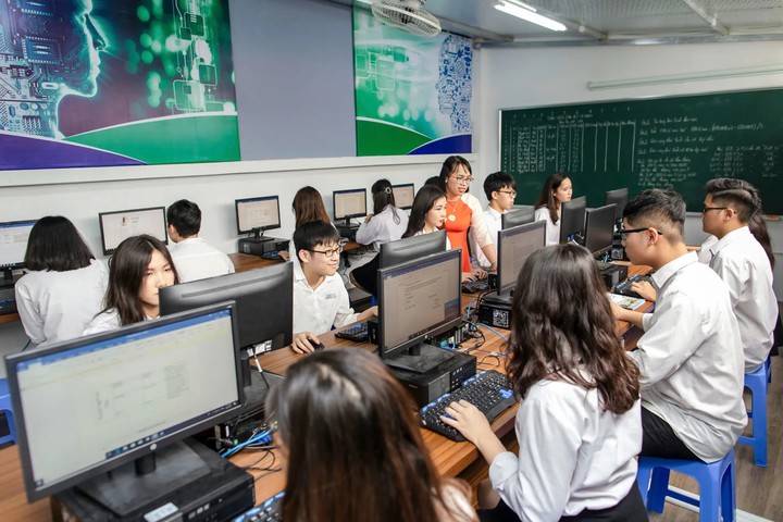 AI trở th&agrave;nh &ldquo;đ&ograve;n bẩy&rdquo; t&aacute;i cấu tr&uacute;c to&agrave;n diện gi&aacute;o dục v&agrave; đ&agrave;o tạo - Ảnh 1.