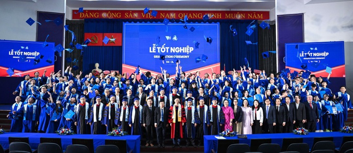 Gần 900 t&acirc;n cử nh&acirc;n, kỹ sư, kiến tr&uacute;c sư Trường Đại học B&aacute;ch khoa tốt nghiệp th&aacute;ng 4 năm 2026- Ảnh 1.