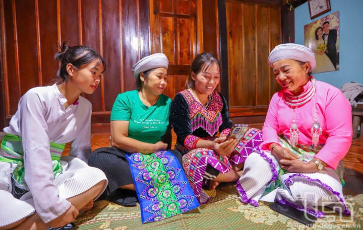 Đưa chuyển đổi số đến v&ugrave;ng đồng b&agrave;o M&ocirc;ng: Thu hẹp khoảng c&aacute;ch, tạo động lực ph&aacute;t triển - Ảnh 1.