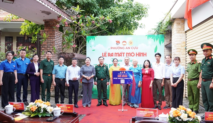 Phường An Cựu ra mắt m&ocirc; h&igrave;nh tuyến kiệt &ldquo;Chuyển đổi số - Văn minh lan tỏa&rdquo;: Đưa c&ocirc;ng nghệ v&agrave;o từng nếp sống- Ảnh 1.