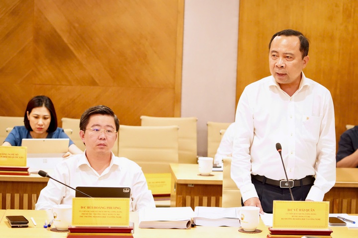 Bộ trưởng Vũ Hải Quân phát biểu tại buổi làm việc. Bộ trưởng Vũ Hải Quân phát biểu tại buổi làm việc.