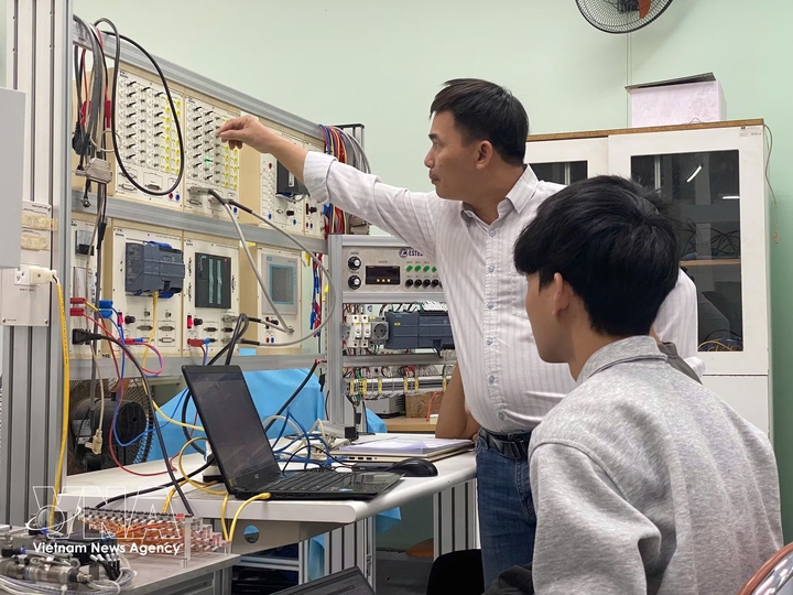Vietnam approves digital tech blueprint through 2030, targets 55 billion USD in exports - Ảnh 2.
