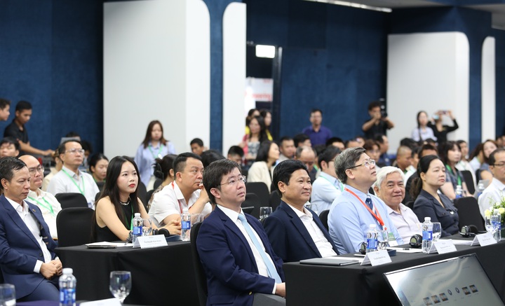 Chuyển đổi số: Quan trọng nhất l&agrave; thay đổi tư duy v&agrave; c&aacute;ch l&agrave;m - Ảnh 2.