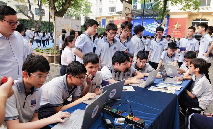 Chuẩn bị hạ tầng để sẵn s&agrave;ng đ&oacute;n nhận thế hệ học sinh số- Ảnh 1.