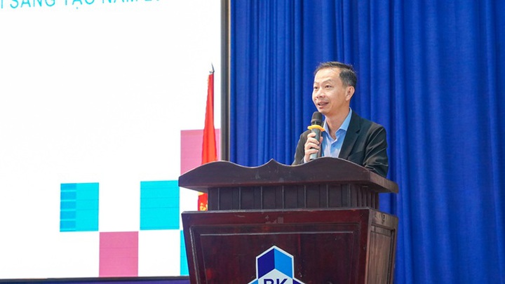 ĐH B&aacute;ch khoa TP HCM: Khen thưởng hơn 750 triệu đồng cho c&aacute;n bộ, sinh vi&ecirc;n xuất sắc   - Ảnh 2.