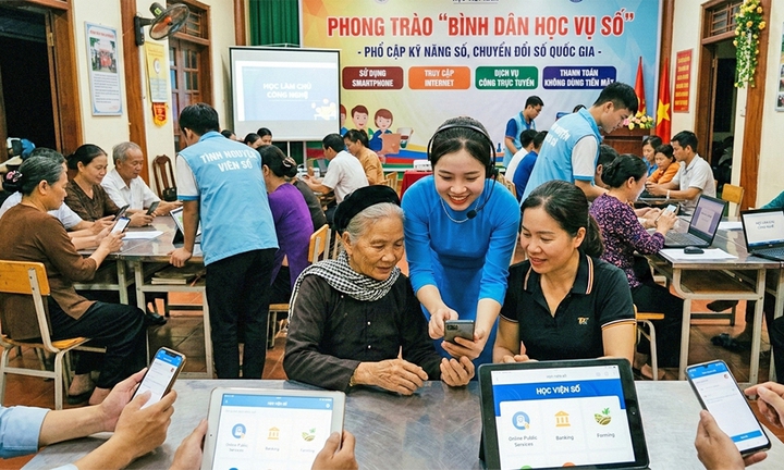 Đưa &ldquo;B&igrave;nh d&acirc;n học vụ số&rdquo; xuống tận th&ocirc;n x&oacute;m, phổ cập kỹ năng số cho to&agrave;n d&acirc;n - Ảnh 1.