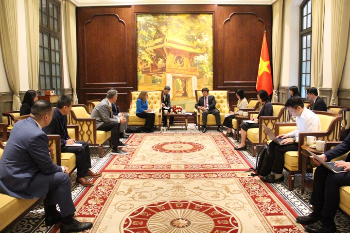 Intel Expands Cooperation in Semiconductor Industry Development in Viet Nam  - Ảnh 1.