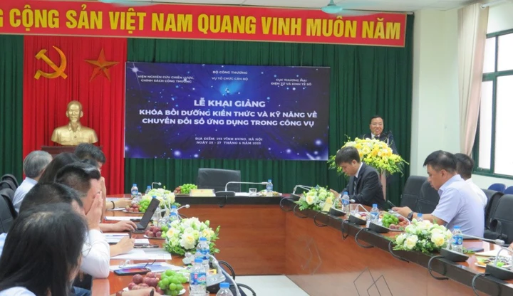 Đưa AI v&agrave; kỹ năng số v&agrave;o hoạt động c&ocirc;ng vụ tại Bộ C&ocirc;ng thương- Ảnh 1.