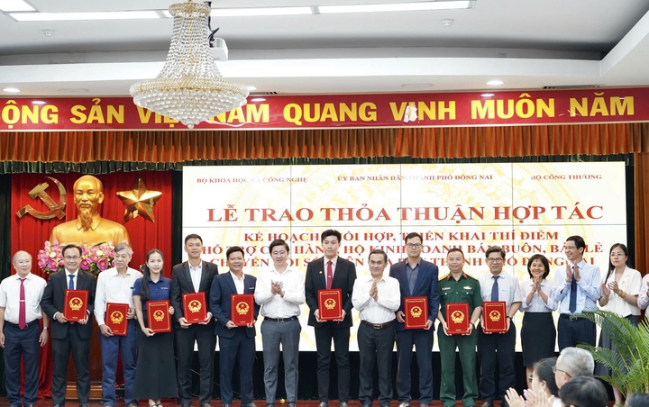 Bộ KH&CN v&agrave; th&agrave;nh phố Đồng Nai phối hợp triển khai th&iacute; điểm hỗ trợ hộ kinh doanh chuyển đổi số- Ảnh 2.
