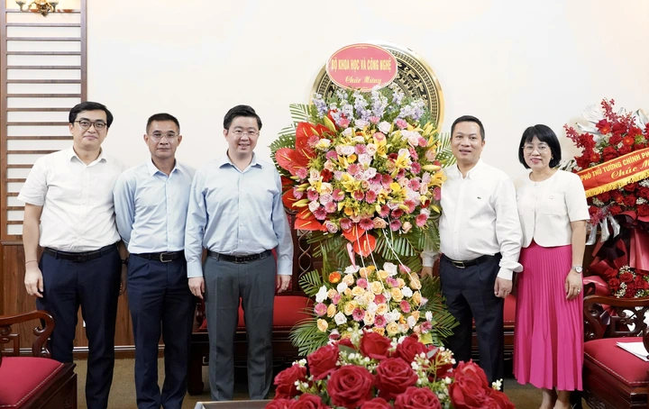L&atilde;nh đạo Bộ KH&CN thăm, ch&uacute;c mừng c&aacute;c cơ quan b&aacute;o ch&iacute; nh&acirc;n kỷ niệm 101 năm Ng&agrave;y B&aacute;o ch&iacute; C&aacute;ch mạng Việt Nam - Ảnh 4.