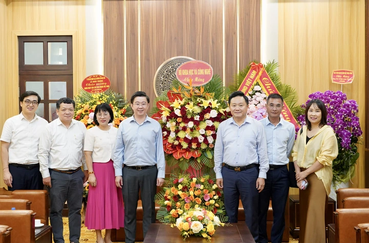 L&atilde;nh đạo Bộ KH&CN thăm, ch&uacute;c mừng c&aacute;c cơ quan b&aacute;o ch&iacute; nh&acirc;n kỷ niệm 101 năm Ng&agrave;y B&aacute;o ch&iacute; C&aacute;ch mạng Việt Nam - Ảnh 3.