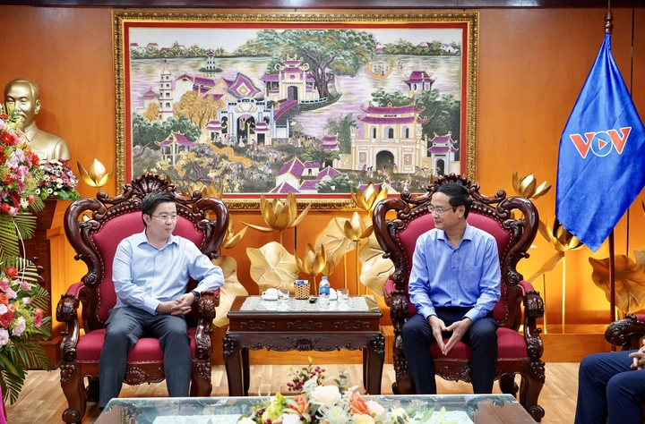 L&atilde;nh đạo Bộ KH&CN thăm, ch&uacute;c mừng c&aacute;c cơ quan b&aacute;o ch&iacute; nh&acirc;n kỷ niệm 101 năm Ng&agrave;y B&aacute;o ch&iacute; C&aacute;ch mạng Việt Nam - Ảnh 4.