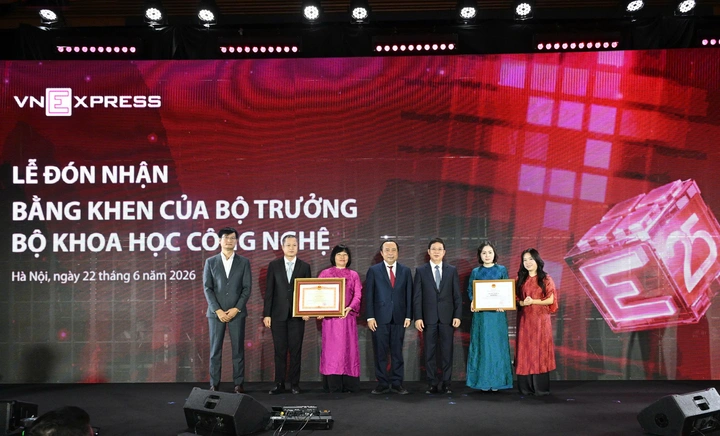 Bộ trưởng Vũ Hải Qu&acirc;n "kỳ vọng VnExpress trở th&agrave;nh nền tảng tri thức v&agrave; kết nối của người Việt" - Ảnh 4.