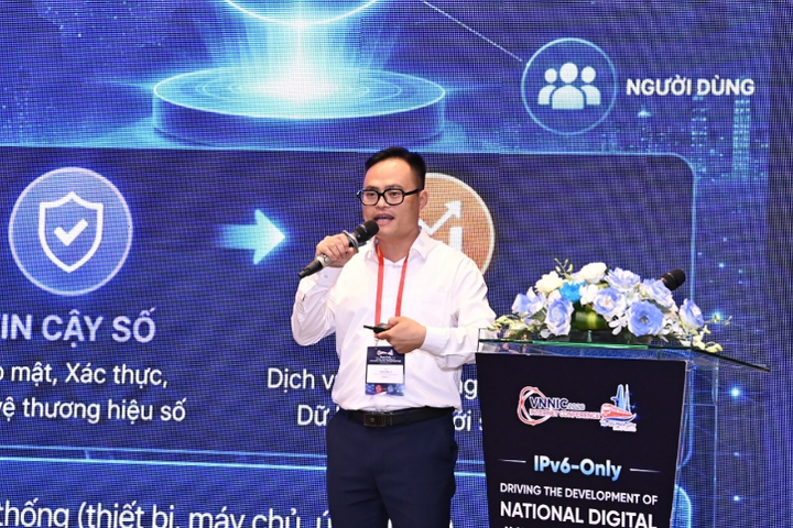 Ông Thái Hữu Lý, Trưởng phòng Phát triển dịch vụ, Trung tâm Internet Việt Nam.