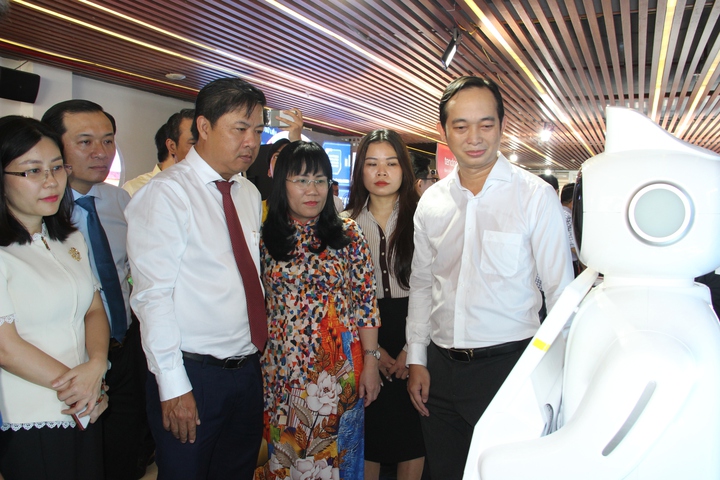 Đắk Lắk: Th&uacute;c đẩy chuyển đổi số v&agrave; ph&aacute;t triển hệ sinh th&aacute;i doanh nghiệp bền vững- Ảnh 6.