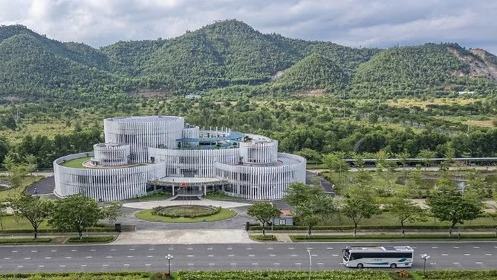 Viet Nam's hi-tech exports surpass 50% as startup ranking hits record - Ảnh 1.