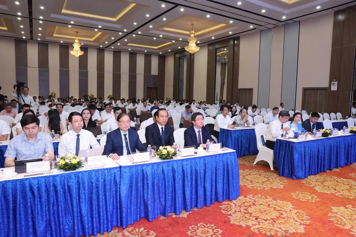 "Chuyển đổi số kh&ocirc;ng phải l&agrave; số h&oacute;a quy tr&igrave;nh cũ, m&agrave; l&agrave; tạo ra c&aacute;ch l&agrave;m mới bằng c&ocirc;ng nghệ số với hiệu quả vượt trội"- Ảnh 2.